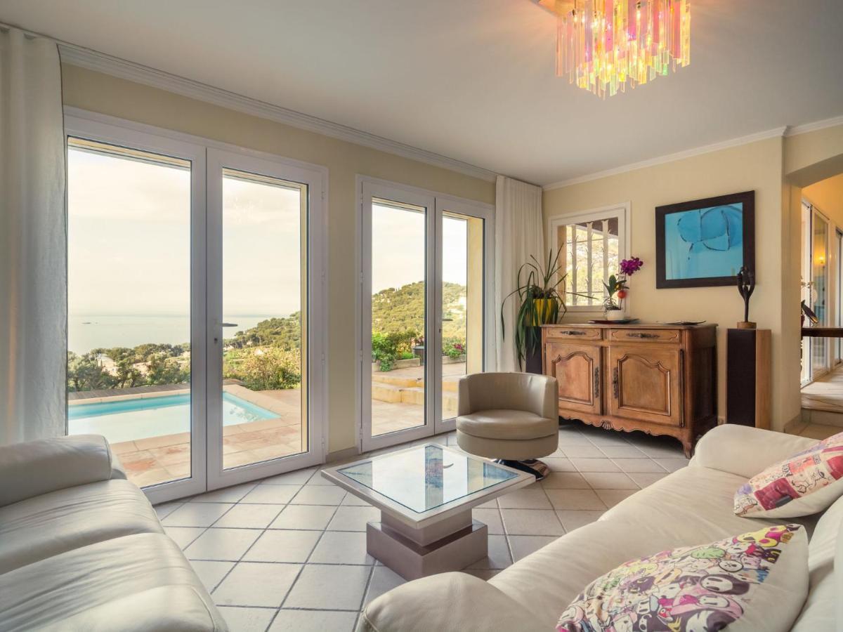 Pretty House With Sea View On The Hy Res Hyeres